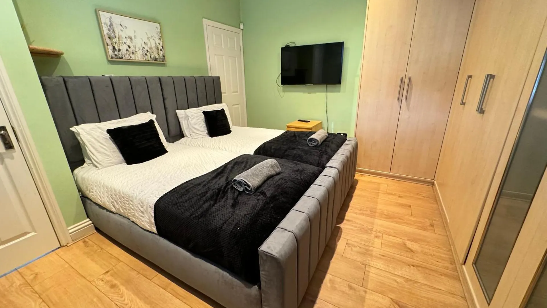 Spacious 6 Bed House 10 Beds In Blackheath London Apartment